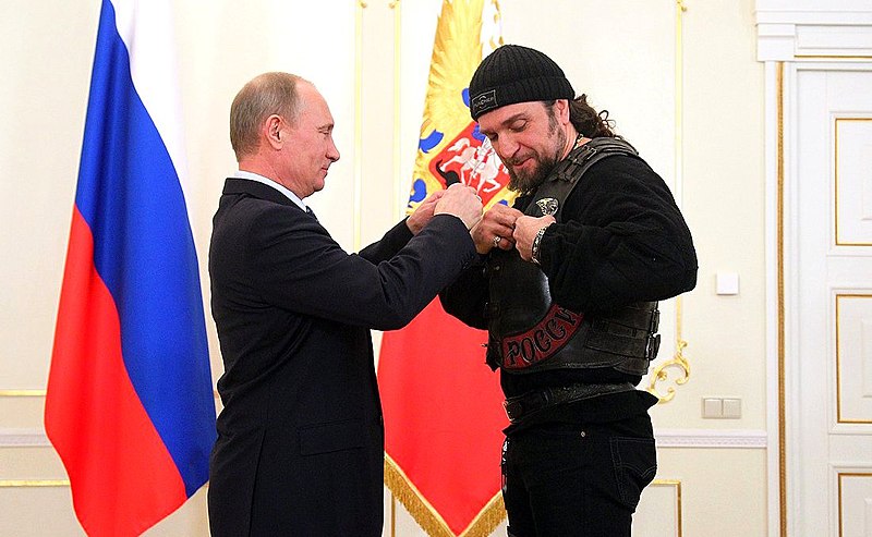 Zaldostanov getting his medal
