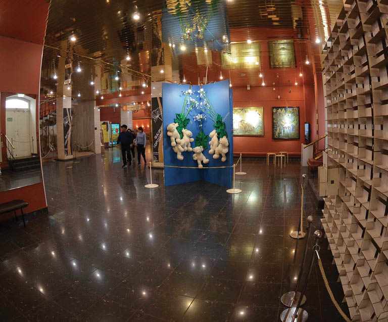 The hogweed exhibition.