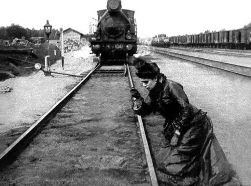 Anna Karenina about to jump in front of train