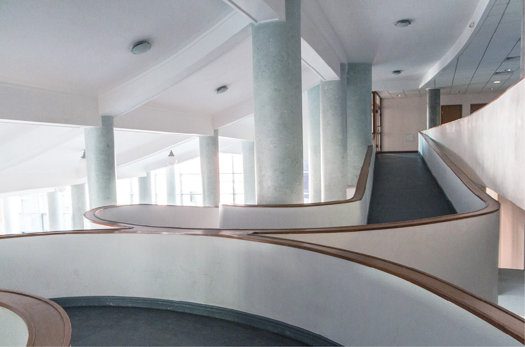 Walking ramps in a buliding