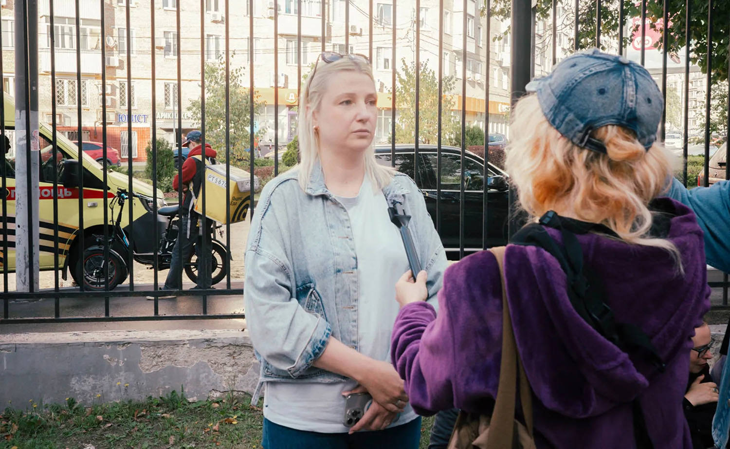 Yekaterina Duntsova gives comments to journalists