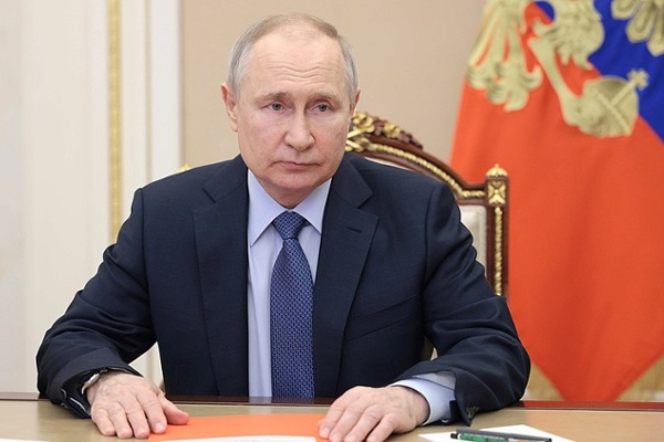 A Visit Amid Tensions