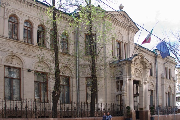 Foreign Heroes in Russian Cinema