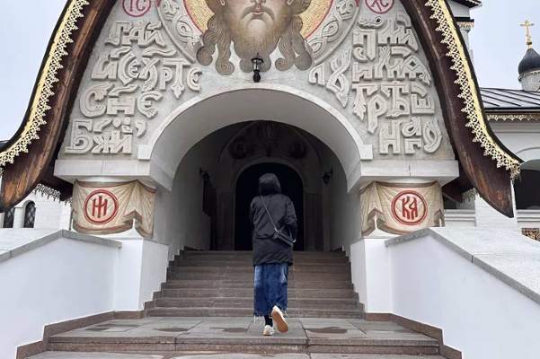 A Mysterious Monastery Death