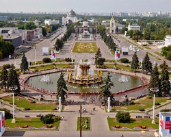 Soviet Disneyland: Exploring VDNKh