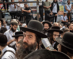 Pilgrimage Under Shelling: 