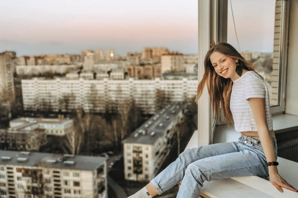 Russians Share Window Views