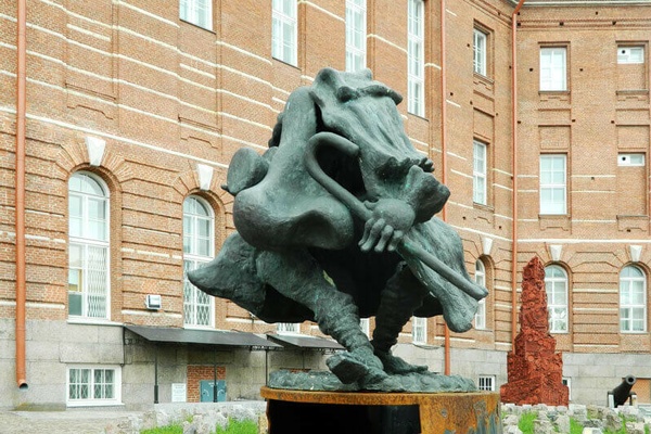 Russian History in 13 Unusual Memorials