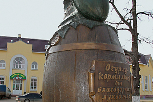 Rap battles, Moscow's move, and mixing dating and politics