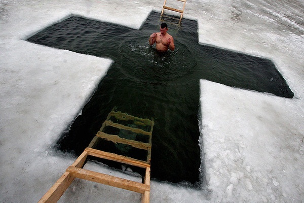 Russians Celebrate Epiphany in Ice-Cold Water